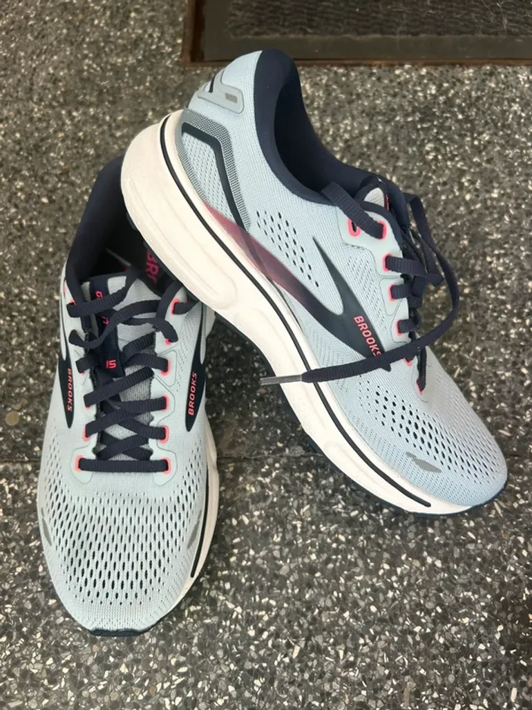 Used Brooks Ghost 15 bike — image 1 of 6
