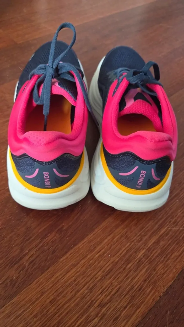 Tweedehands Hoka Bondi 9 bike — afbeelding 8 van 8