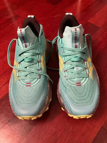 Saucony Endorphin Trail Running Shoes de segunda mano