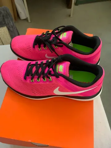 Used Altro Nike Running Shoes bike — image 3 of 7