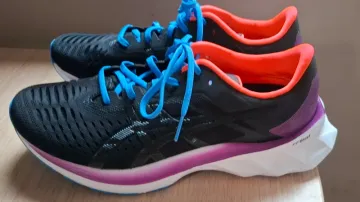 Asics Novablast Running Shoes d'occasion