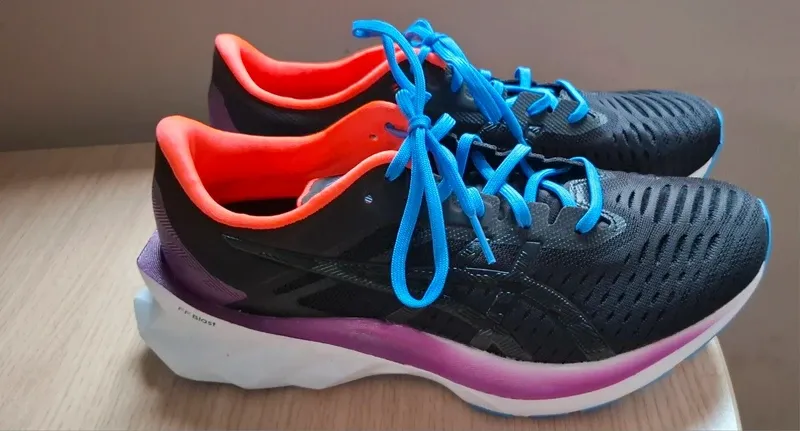 Asics Novablast bike de segunda mano — imagen 5 de 10