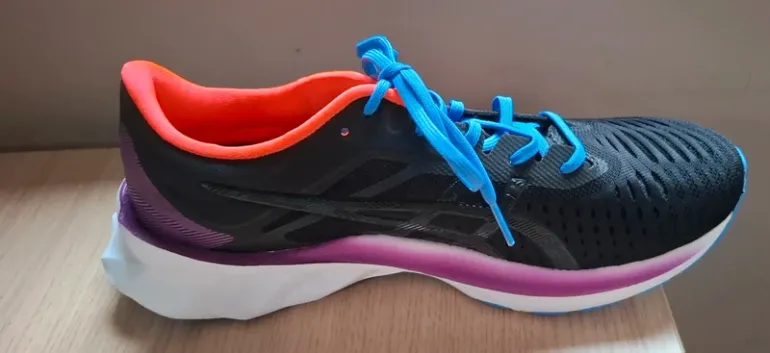 Asics Novablast bike d'occasion — image 7 sur 10