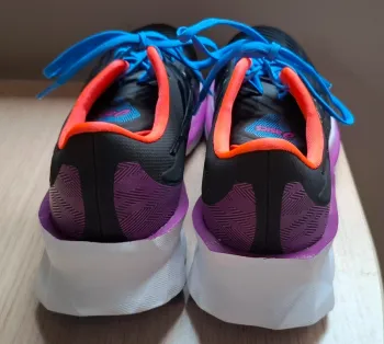 Asics Novablast bike d'occasion — image 4 sur 10
