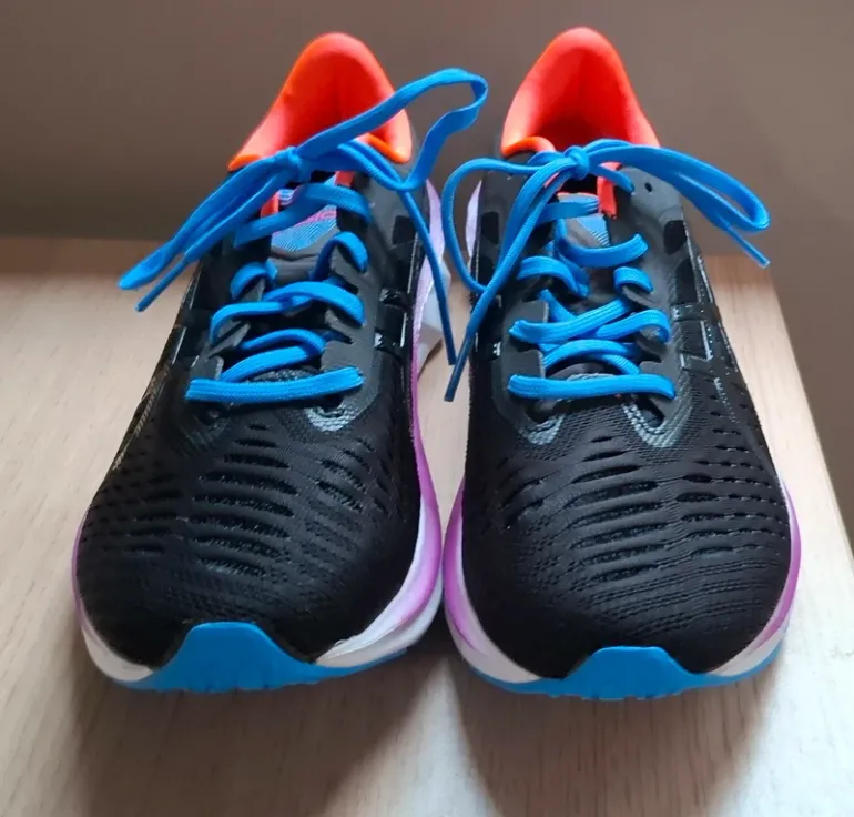 Asics Novablast bike d'occasion — image 6 sur 10