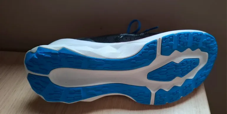 Asics Novablast bike d'occasion — image 8 sur 10