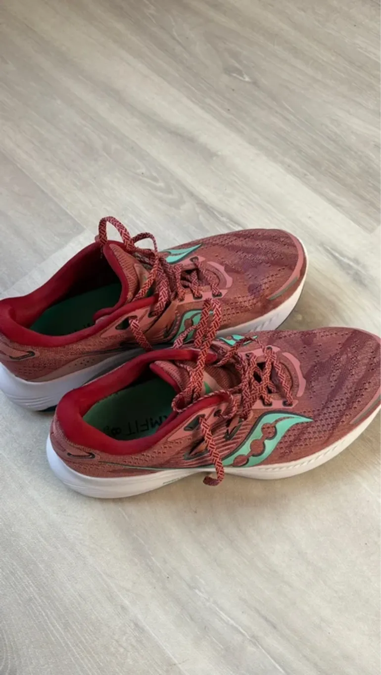 Used Saucony Running Shoes bike — image 7 of 10