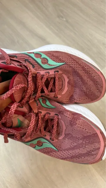 Used Saucony Running Shoes bike — image 4 of 10
