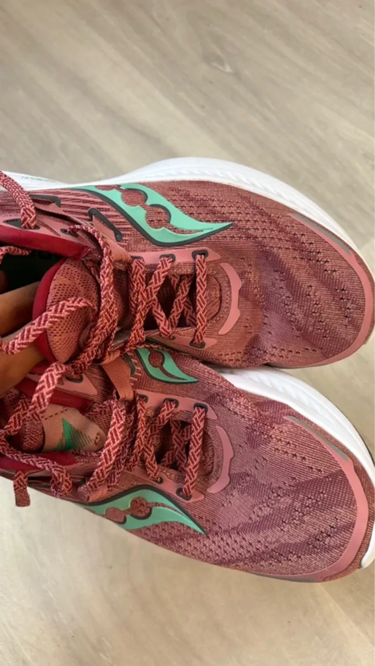 Used Saucony Running Shoes bike — image 4 of 10