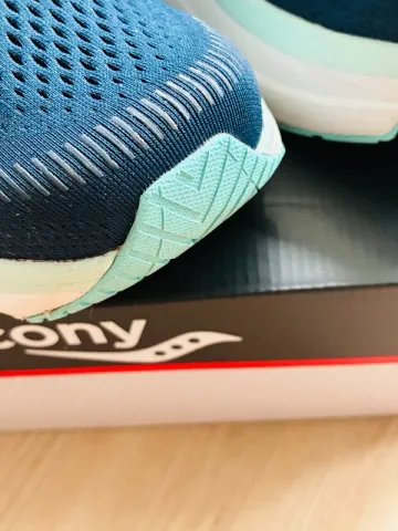 Used Saucony Guide 19 bike — image 7 of 9