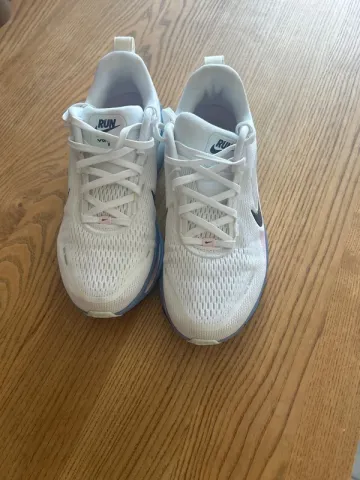 Gebrauchtes Nike Vomero 18 Running Shoes