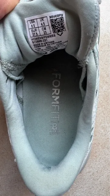 Used Saucony Running Shoes bike — image 4 of 4