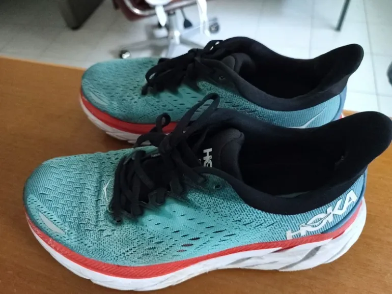 Hoka Clifton 8 bike usato — immagine 2 di 3