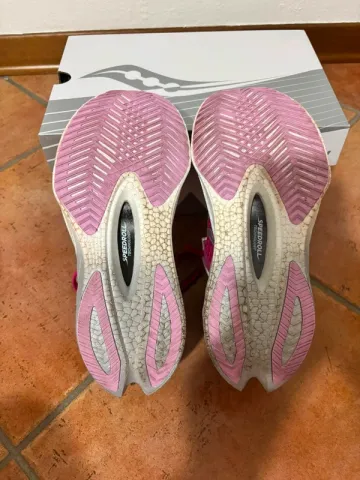 Używany Saucony Endorphin Pro 4 bike — zdjęcie 5 z 5