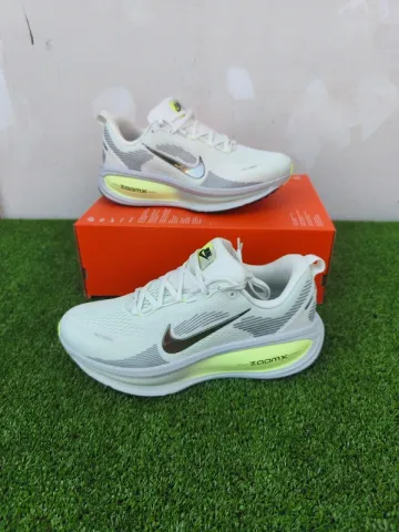 Gebrauchtes Nike Vomero 18 Running Shoes