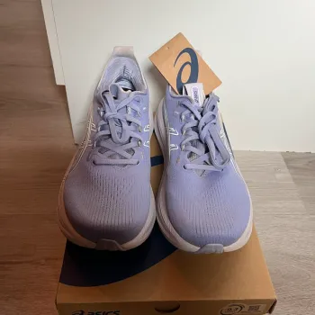 Asics Gel Nimbus 28 bike d'occasion — image 1 sur 4