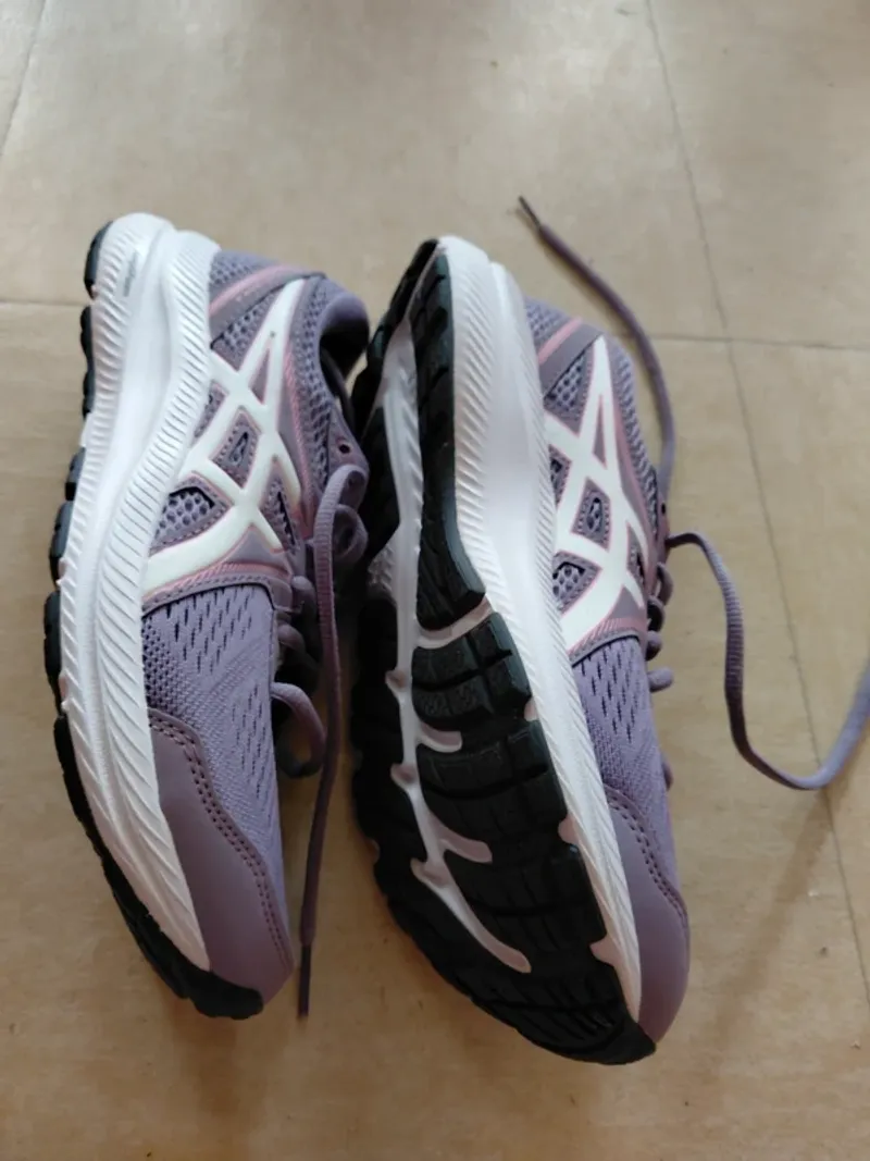 Used Asics Windhaw Running Shoes