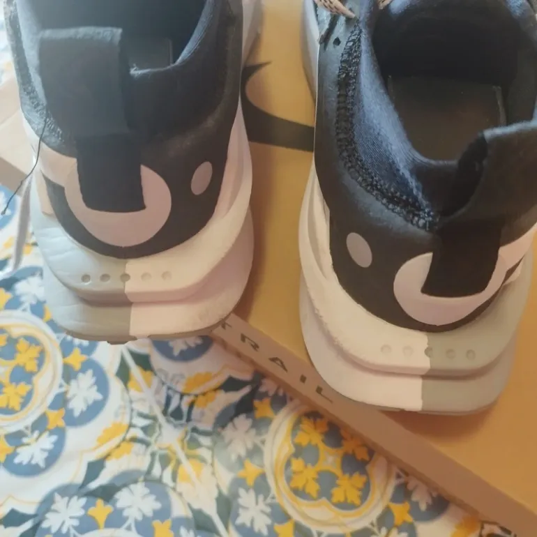 Used Nike ZOOMX ZEGMA TRAIL 2 bike — image 4 of 7