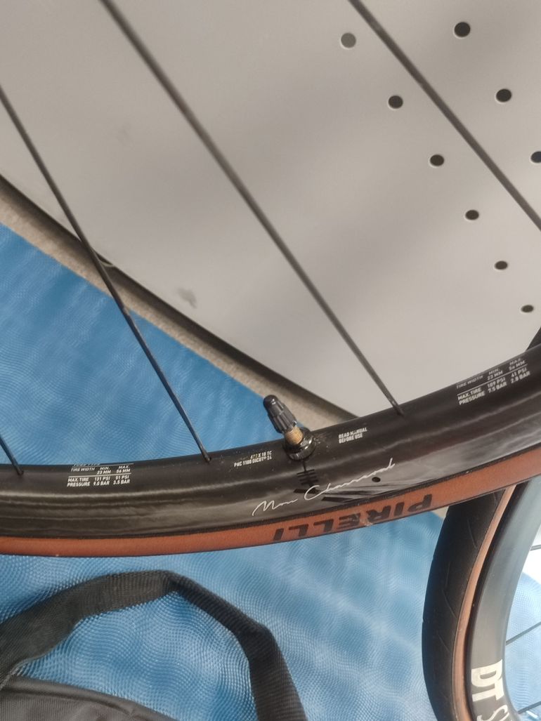 Used Dt Swiss PRC 1100 Dicut Mon Chasseral Disc Clincher 2021 bike — image 5 of 5