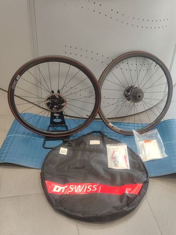 Used Dt Swiss PRC 1100 Dicut Mon Chasseral Disc Clincher 2021 bike — image 3 of 5