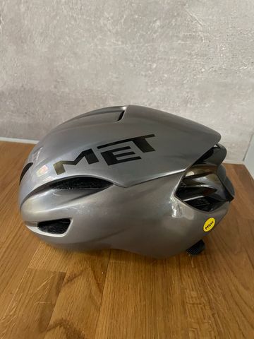 Gebrauchtes MET Manta MIPS Helmet 2025 bike — Bild 2 von 6