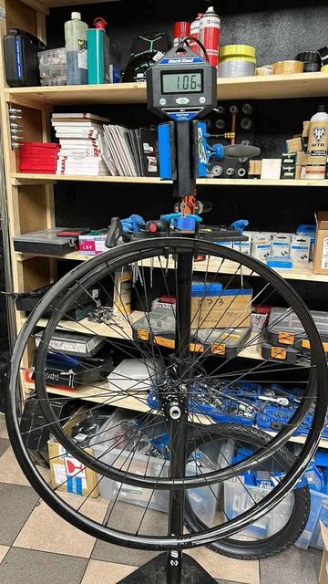 Używany Duke Carbon Wheels 2025 bike — zdjęcie 1 z 5