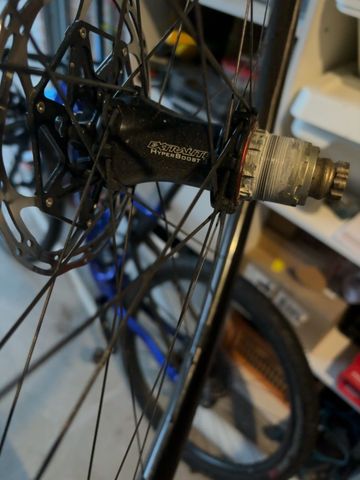 Używany Duke Carbon Wheels 2025 bike — zdjęcie 4 z 5
