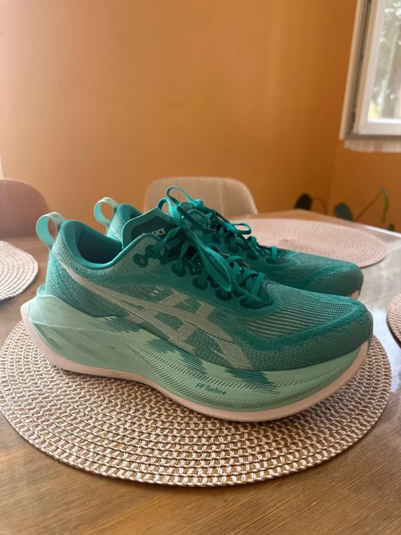 Used Asics Superblast 2 Running Shoes