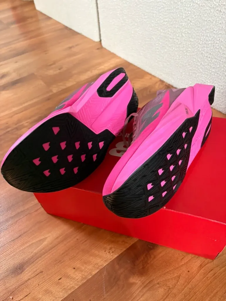 Used New Balance FuelCell Rebel v5 bike — image 3 of 5