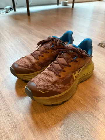 Hoka Challenger 8 bike d'occasion — image 1 sur 5
