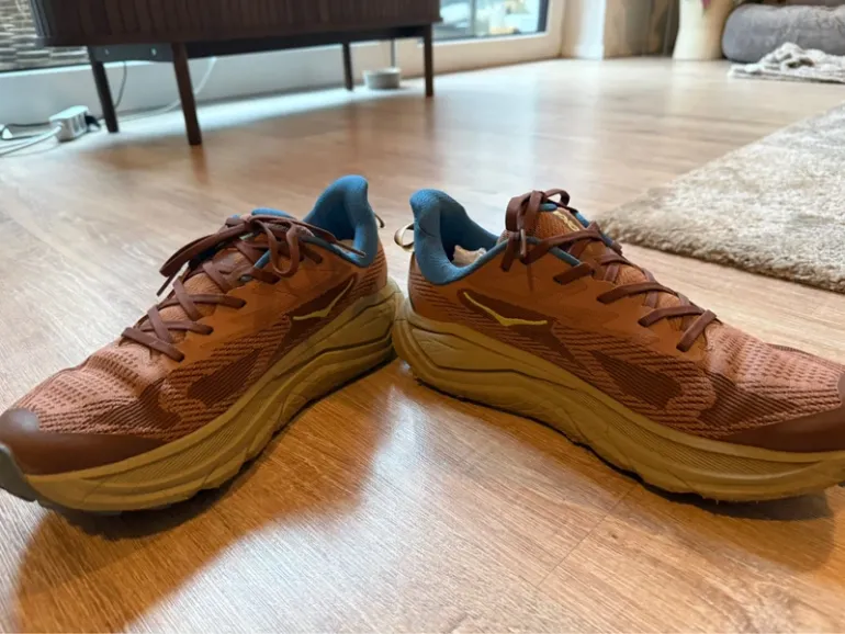 Hoka Challenger 8 bike d'occasion — image 2 sur 5
