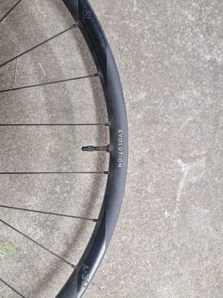 Used Newmen Evolution SL A.30 Rims 2024 bike — image 12 of 17