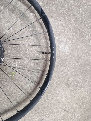 Used Newmen Evolution SL A.30 Rims 2024 bike — image 16 of 17