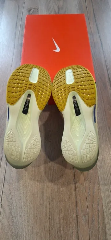 Used Nike Zoom Fly 6 bike — image 3 of 12