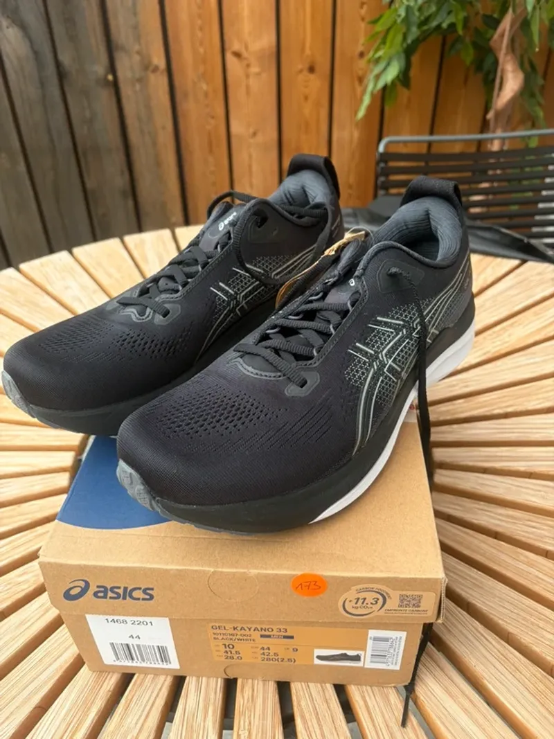 Used Asics Gel Kayano 33 Running Shoes