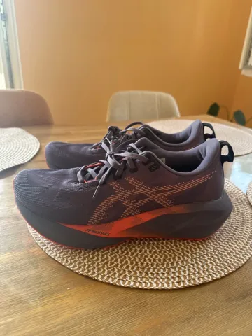 Used Asics Novablast 5 bike — image 4 of 5
