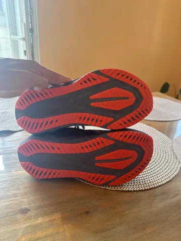 Used Asics Novablast 5 bike — image 5 of 5