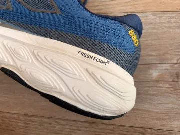 Used New Balance 880 bike — image 8 of 10