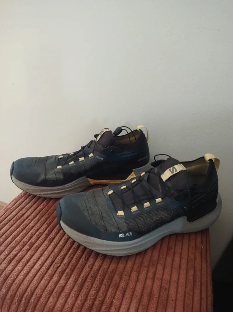 Used Genesis SLab Running Shoes