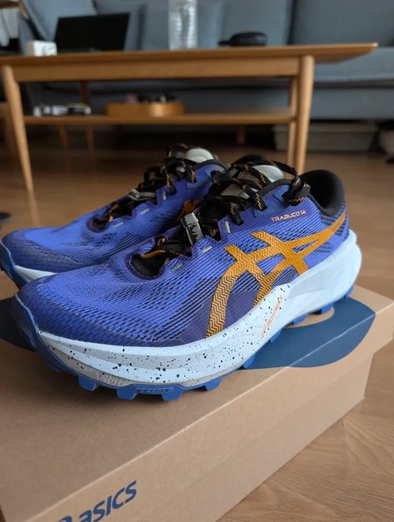 Gebrauchtes Asics Trabuco 14 Running Shoes