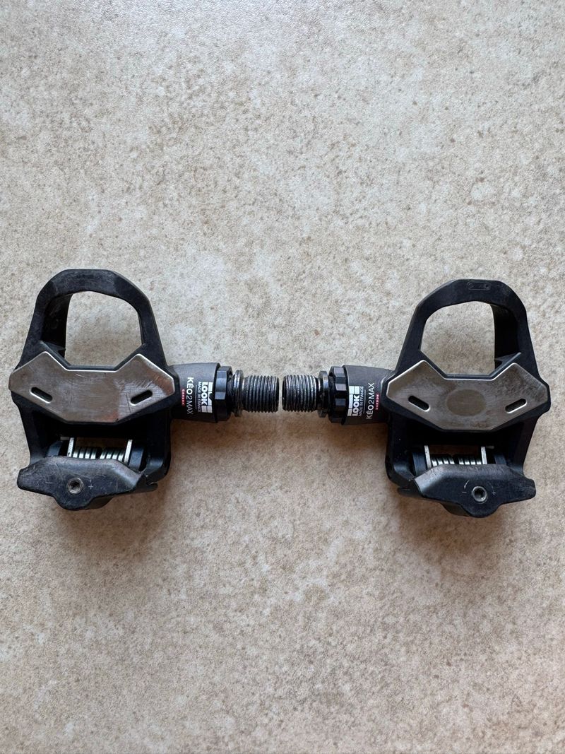 Used Look Keo 2 Max Carbon Drivetrain & Pedals