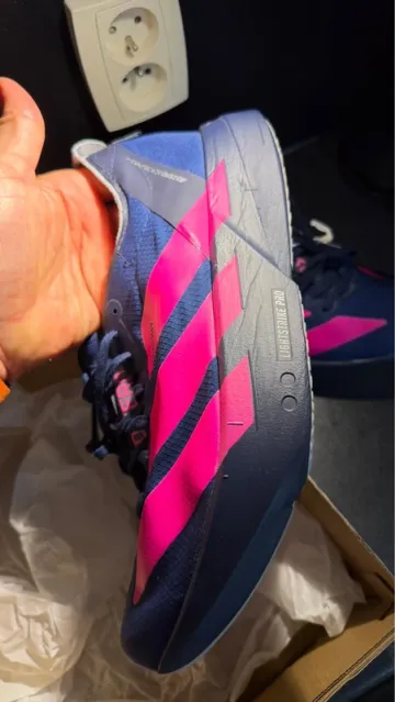 Tweedehands Premium Adizero Adios Pro 4 bike — afbeelding 3 van 12