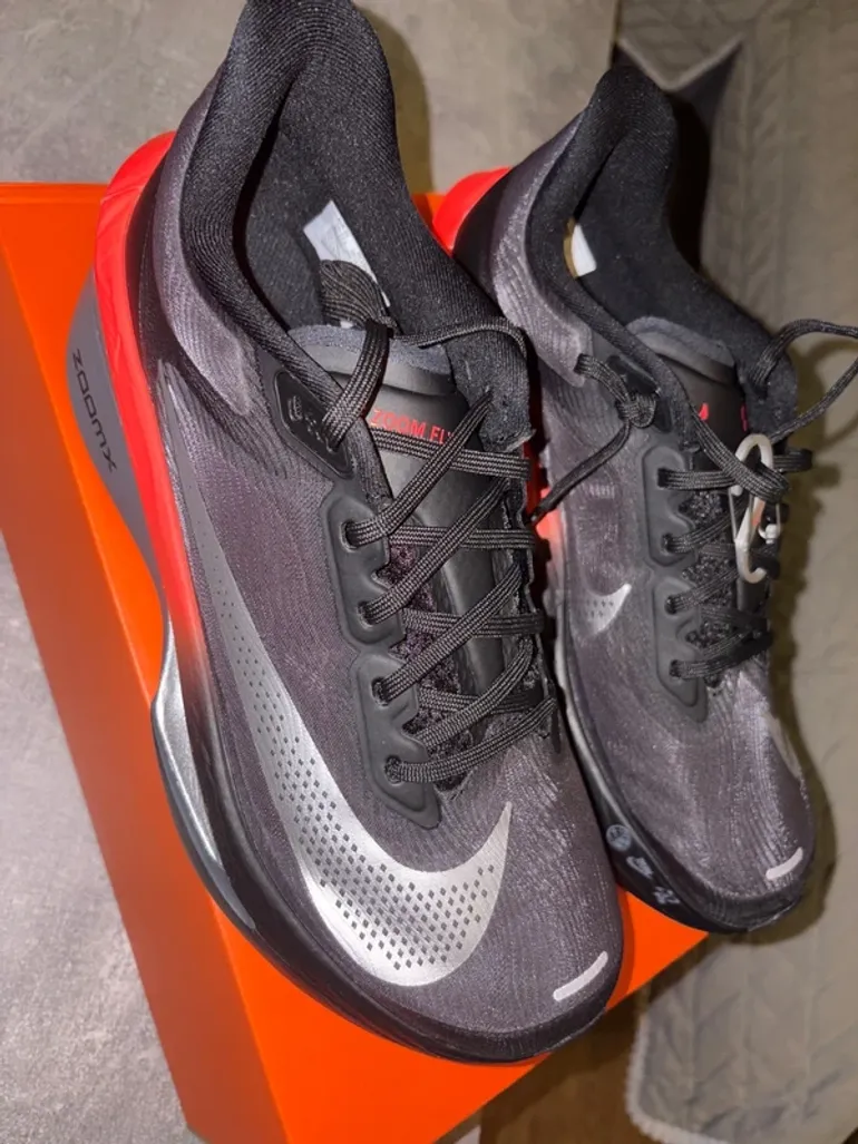Used Nike Zoom Fly 6 bike — image 3 of 6