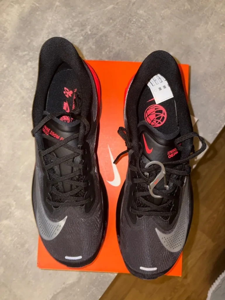Used Nike Zoom Fly 6 bike — image 2 of 6