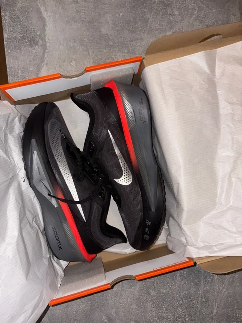 Used Nike Zoom Fly 6 bike — image 6 of 6