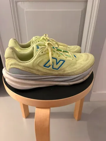 Used New Balance 1080 bike — image 3 of 5