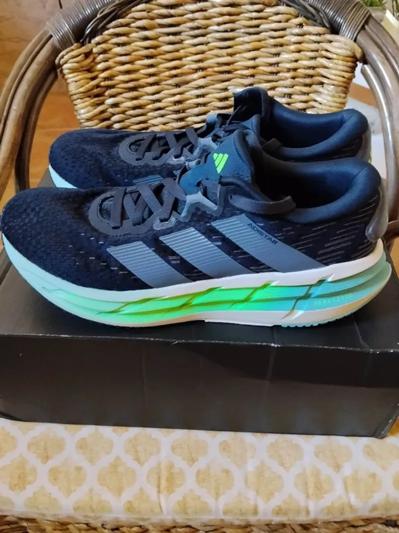 Gebrauchtes Adidas Adistar Running Shoes