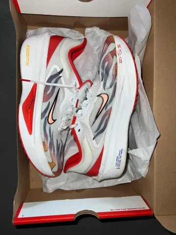 Used Nike Zoom Fly 6 bike — image 2 of 3