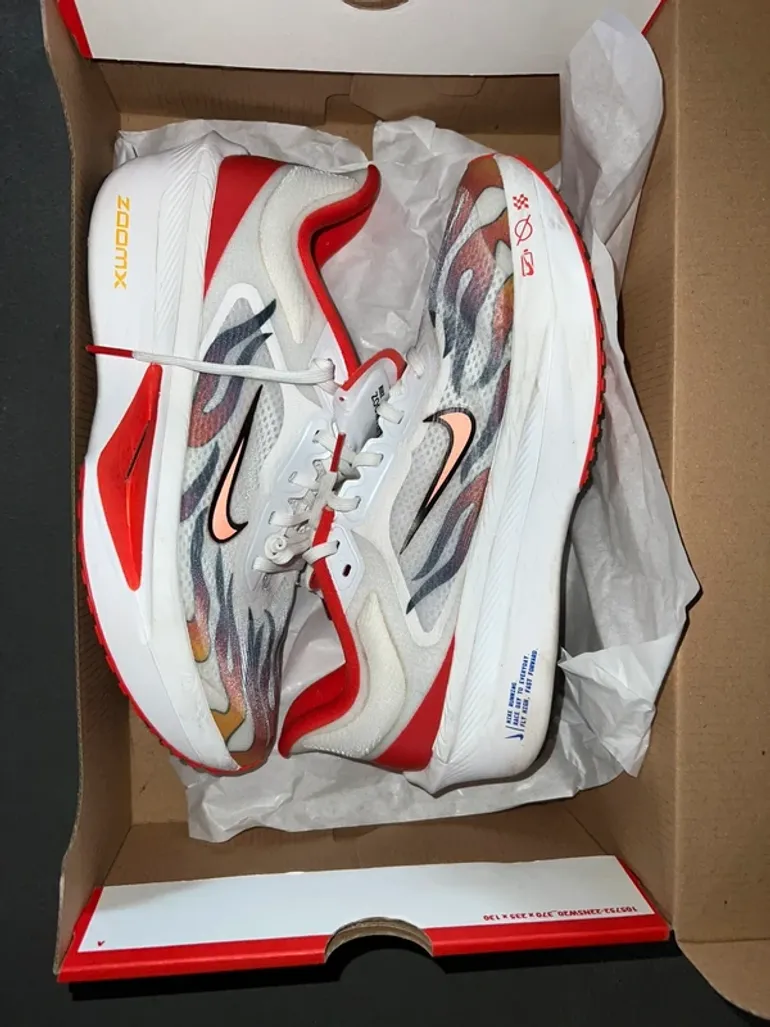 Used Nike Zoom Fly 6 bike — image 2 of 3
