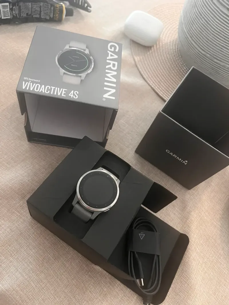 Used Garmin vivoactive 4s Electronics